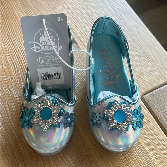 ❄️💎NWT DISNEY FROZEN “ELSA” BLUE SLIPPERS💎❄️ - Picture 1 of 9